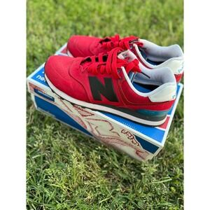 New Balance Men’s 574 Paint Chip Red Blue size 8.5